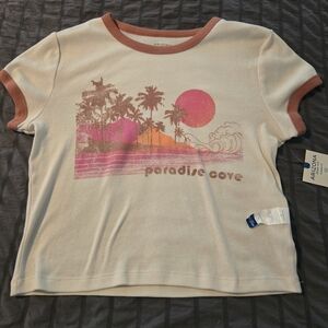 Arizona Jean Company Cream and Pink Short Sleeve Tee